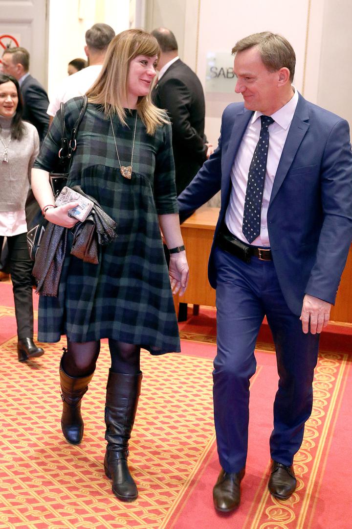 Tako je i danas došla na glasovanje.