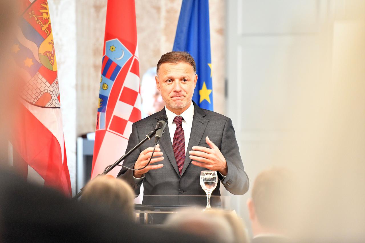 Predsjednik Sabora Gordan Jandroković na otvorenju rekonstruiranog dvorca Arboretum Opeka u Vinici
