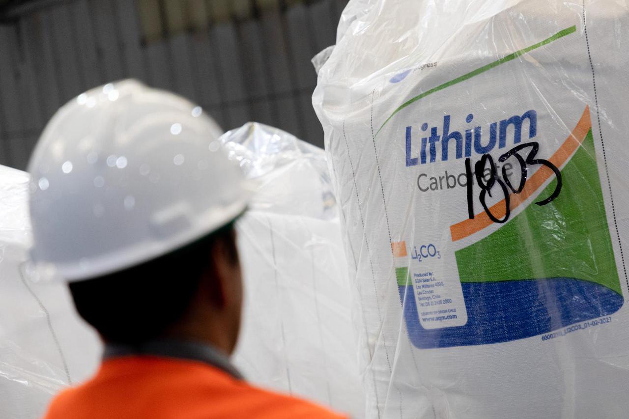Lithium carbonate production in Chile