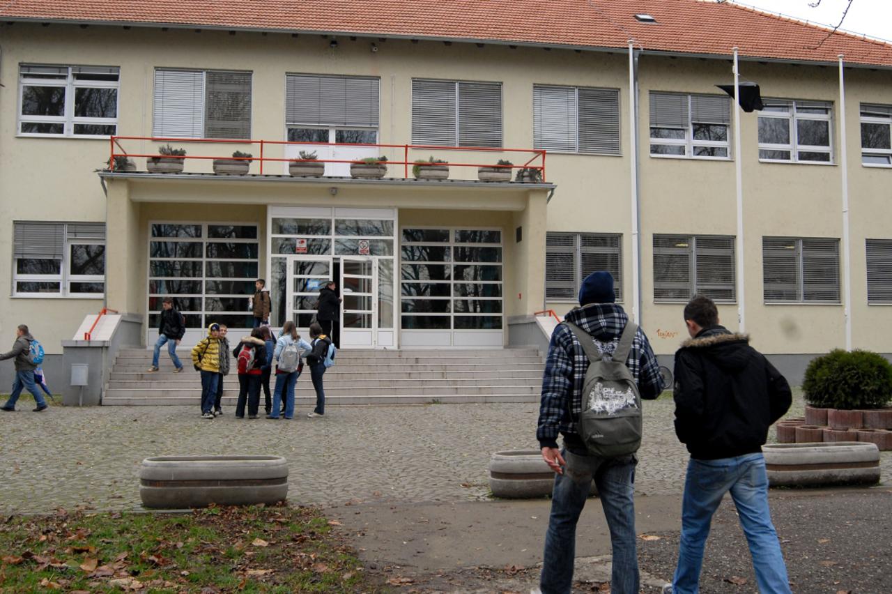 škola
