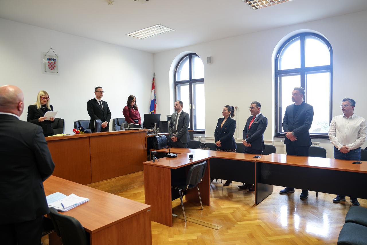 Osijek: Suđenje bivšem vukovarsko - srijemskom županu Damiru Dekaniću