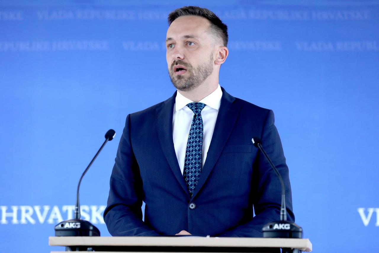 Zagreb: Ministar Marin Piletić komentirao je ubojstvo u Novskoj
