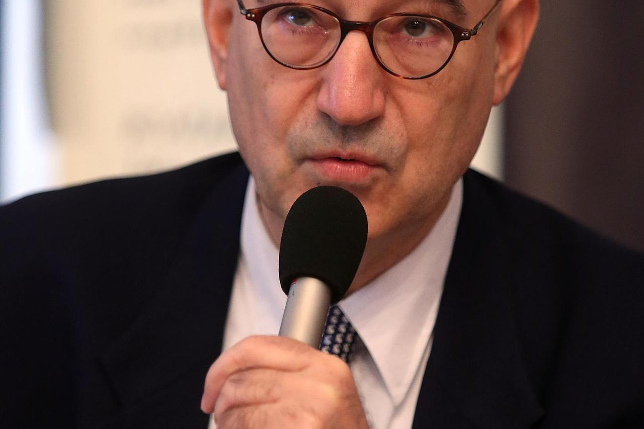 Drago Štambuk sam je čitrao svoje stihove 