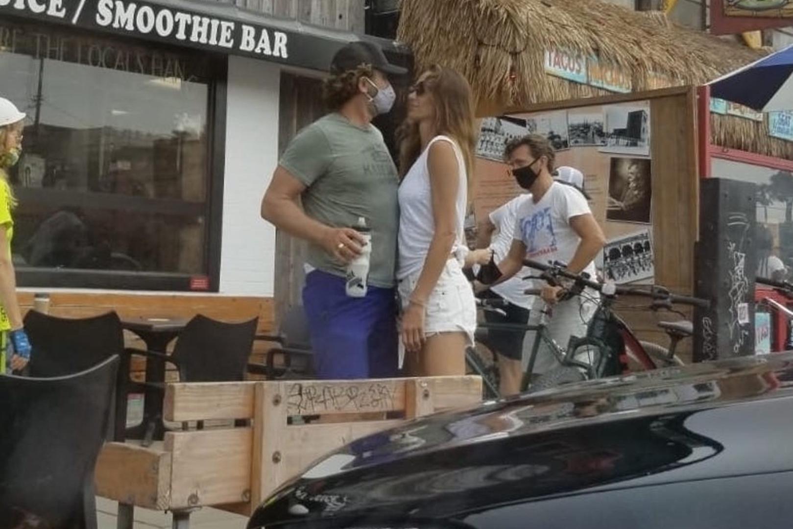 Časopis People danas piše kako je toj ljubavnoj idili upravo došao kraj te da su nakon šest godina glumac i dizajnerica interijera odlučili prekinuti svoju vezu.