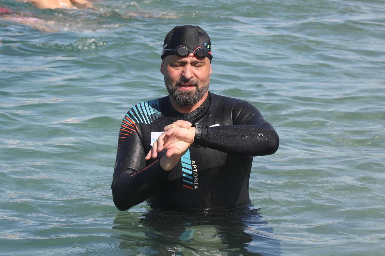 Šibenik: Skokom u more Domagoj Jakopović Ribafish započeo je drugu etapu projekta RokOtok