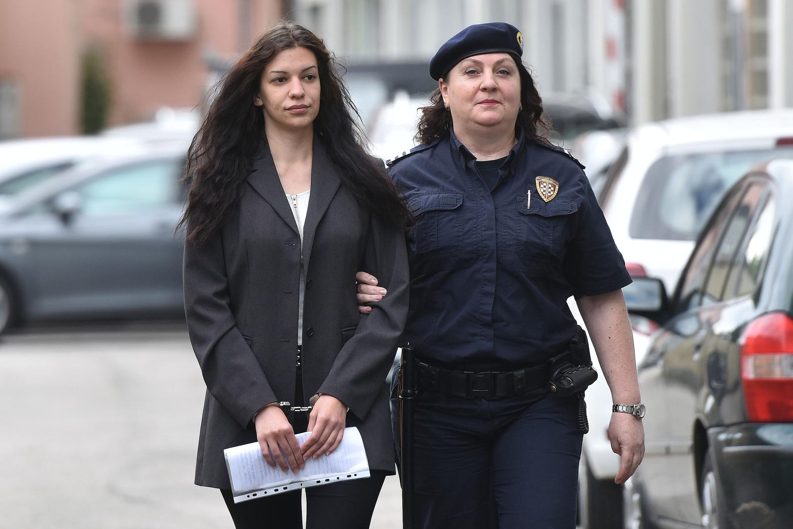 20.05.2019., Varazdin - Pravosudna policajka dovodi Nusu Bunic na Zupanijski sud na sudjenje zbog ubojstva bivseg decka Nikole Tureka.  Photo: Vjeran Zganec Rogulja/PIXSELL