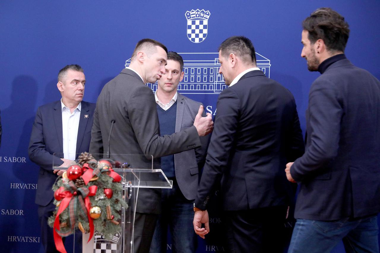Domovinski pokret i Most o referendumu Dosta je stožerokracije