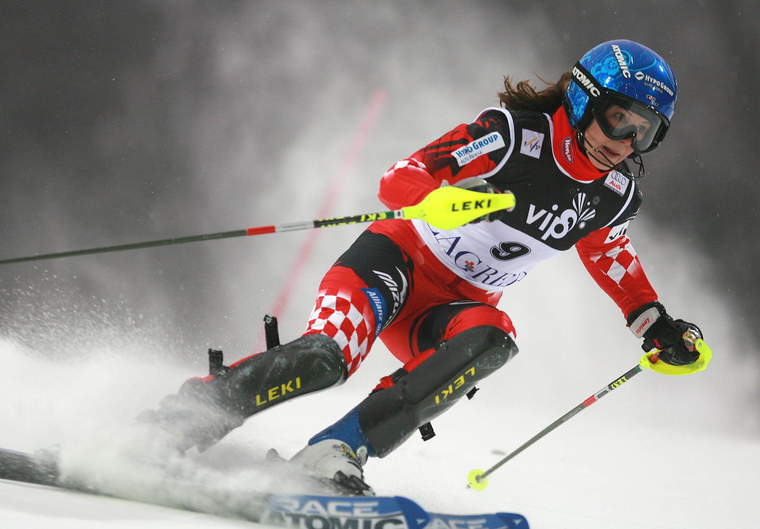 Uz to je pokrenula agenciju Black Peak koja se bavi komunikacijskim uslugama u sportu.

