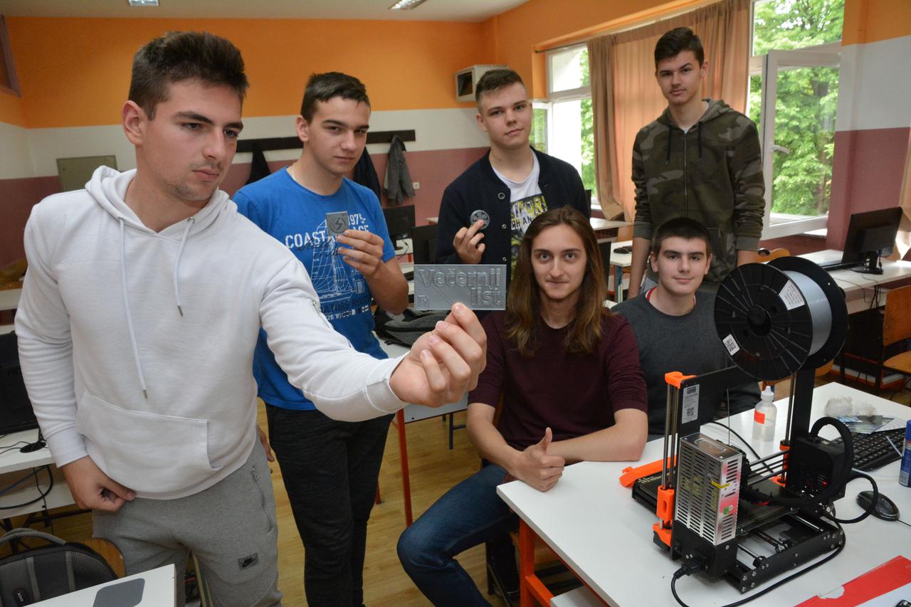 Slavonski Brod: Pilot projekt testiranja i obuke učenika za rad na 3D printerima