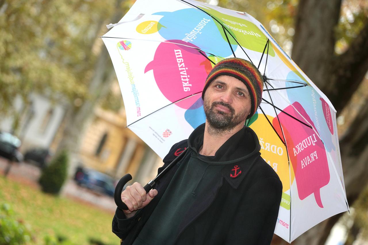 22.10.2014., Zagreb - Hrvatski knjizevnik i karikaturist Damir Karakas