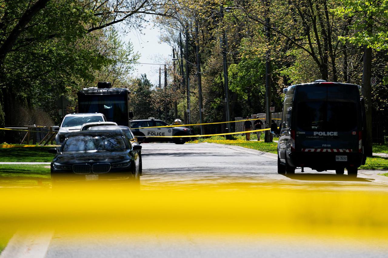 Shooting outside the mansion of Canadian rap star Drake in Toronto