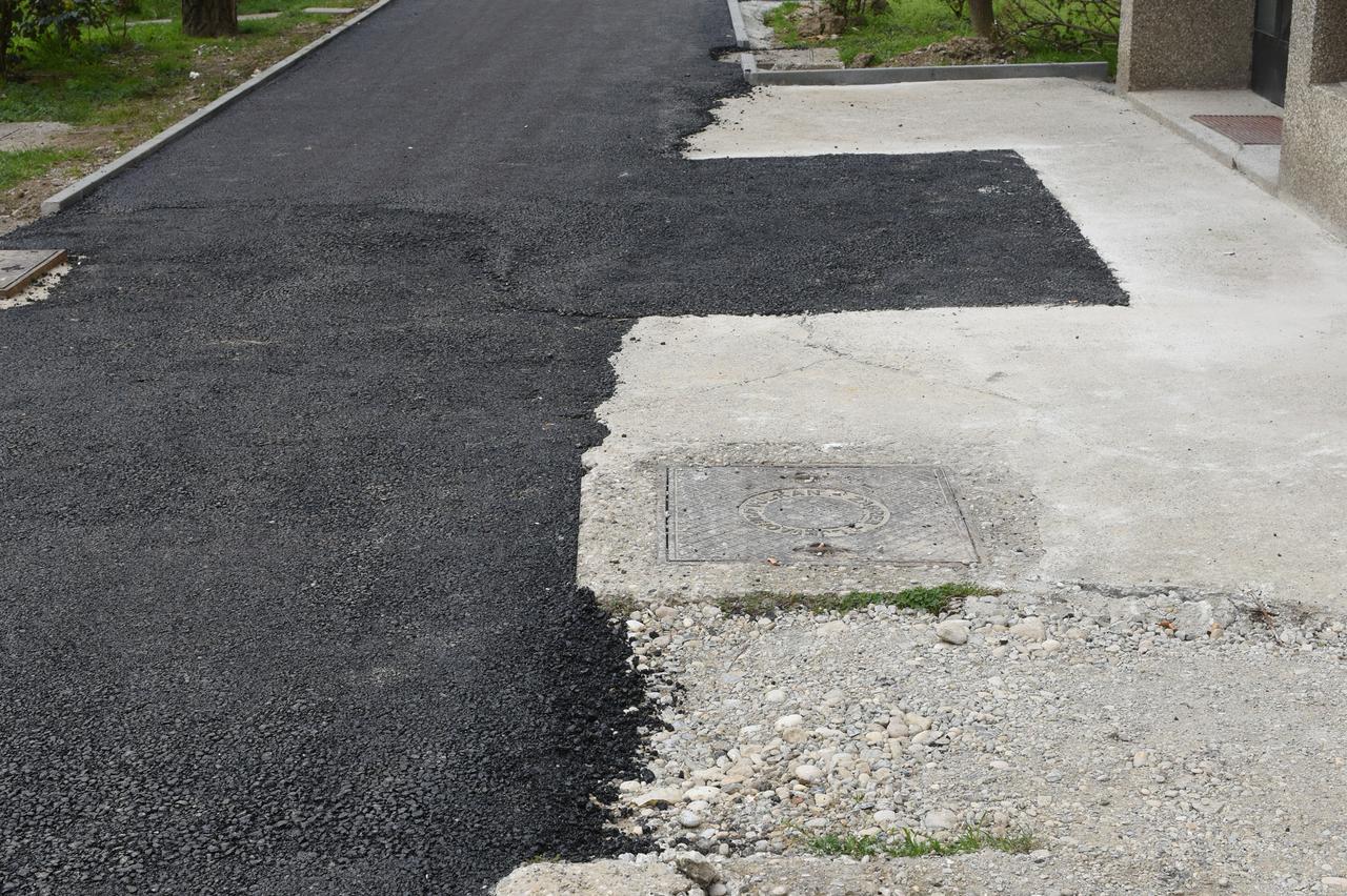 25.03.2016., Zagreb - Novoasfaltirani nogostup u Potocnjakovoj ulici u Sopotu. Photo: Davor Visnjic/PIXSELL