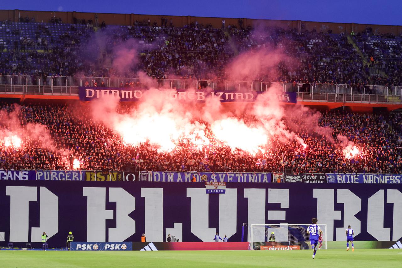 Zagreb: Navijači na tribinama tijekom utakmice HNK Dinamo - HNK Rijeka