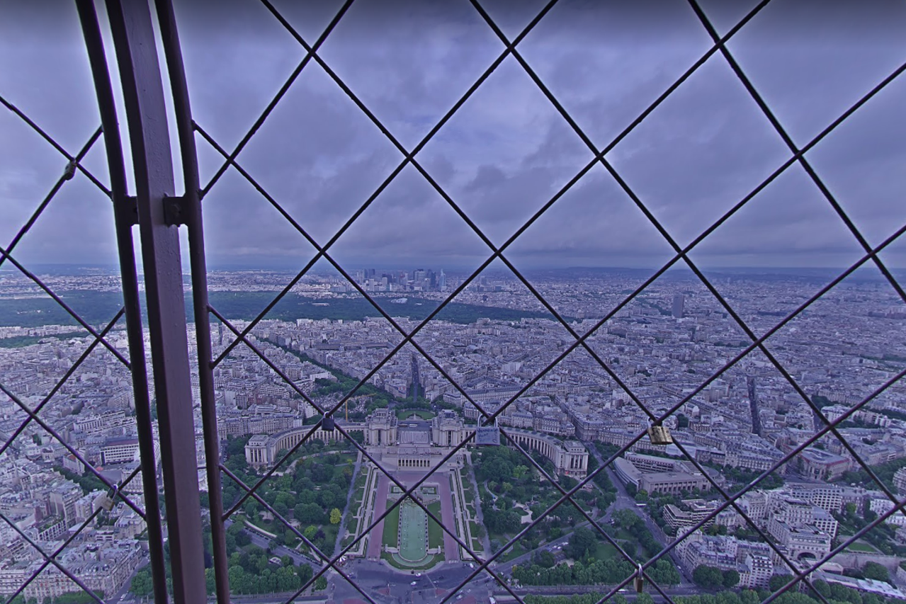 Pogled s Eiffelovog tornja putem Google Maps-a