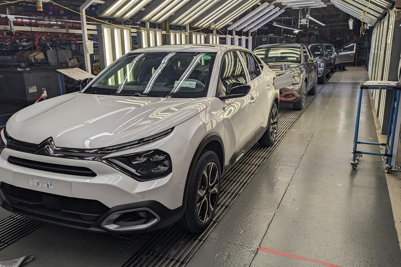 Stellantis and Alcopa Group SUSTAINera car reconditioning plant in Sainte-Genevieve