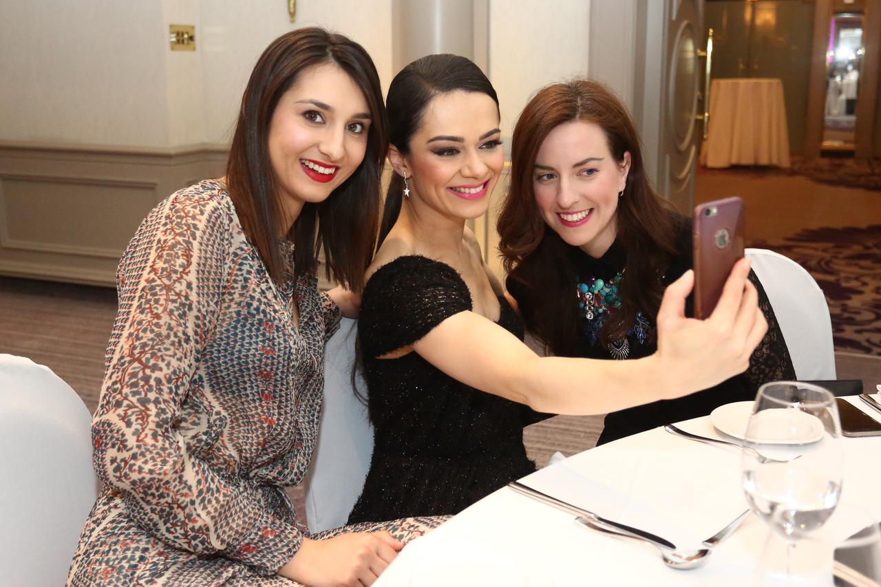 Zagreb: U hotelu Sheraton održan je humanitarni bal Udruge PINK life