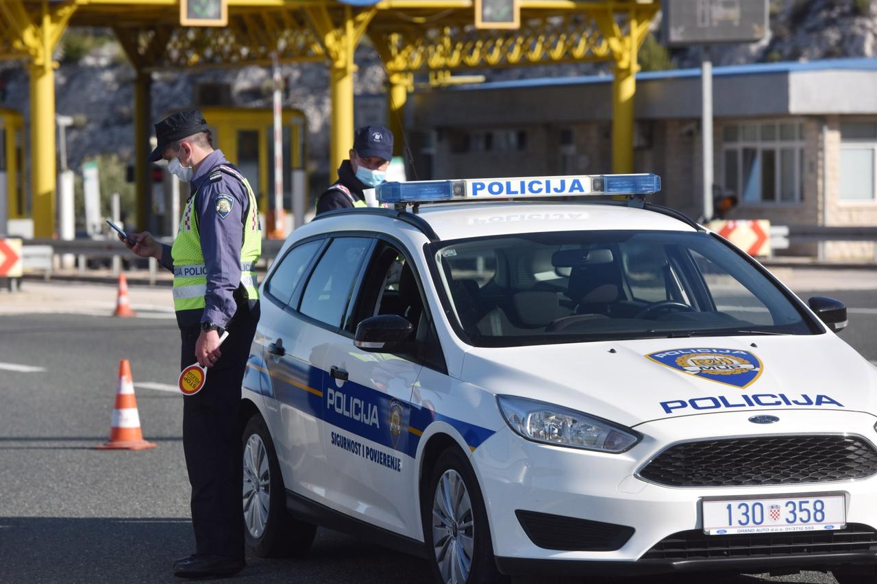 Kontrola e-propusnica na izlazu sa autoceste  kod Šibenika