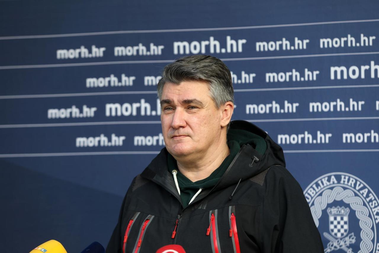 Petrinja: Milanović se sastao s predstavnicima Stožera za otklanjanje posljedica potresa