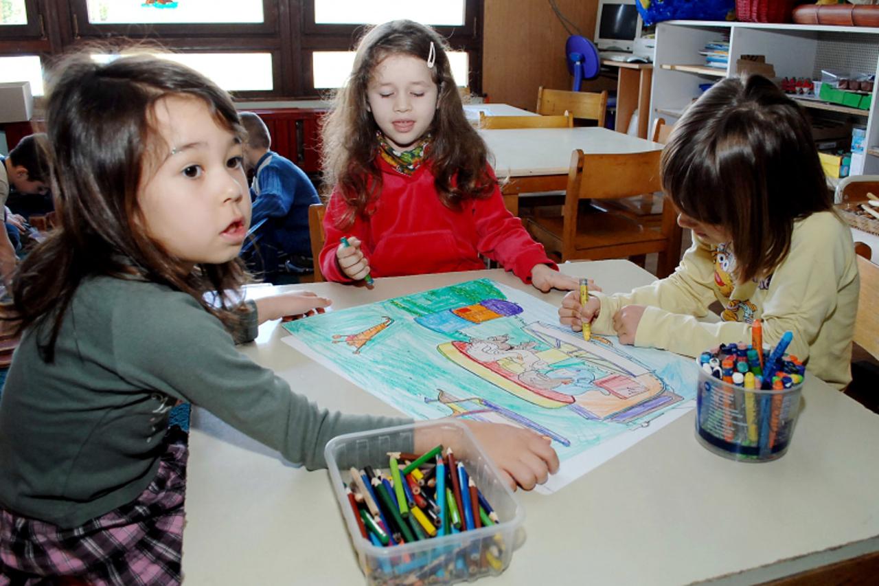 'sisak - 05.07.2010., Sisak - Poskupljenje djecjeg vrtica za neke kategorije ne brine djecu, no neki ce roditelji morti placati vise. Photo:Nikola Cutuk/PIXSELL'