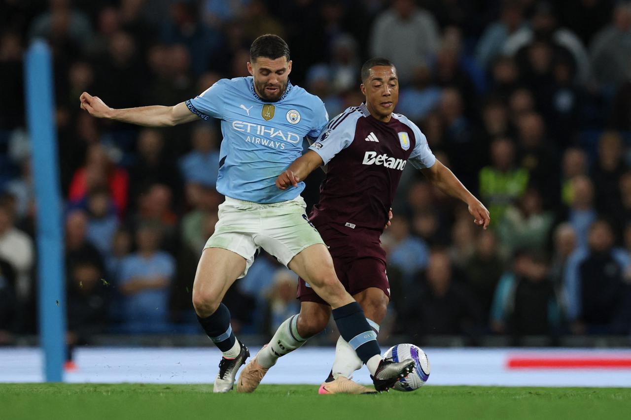 Premier League - Manchester City v Aston Villa