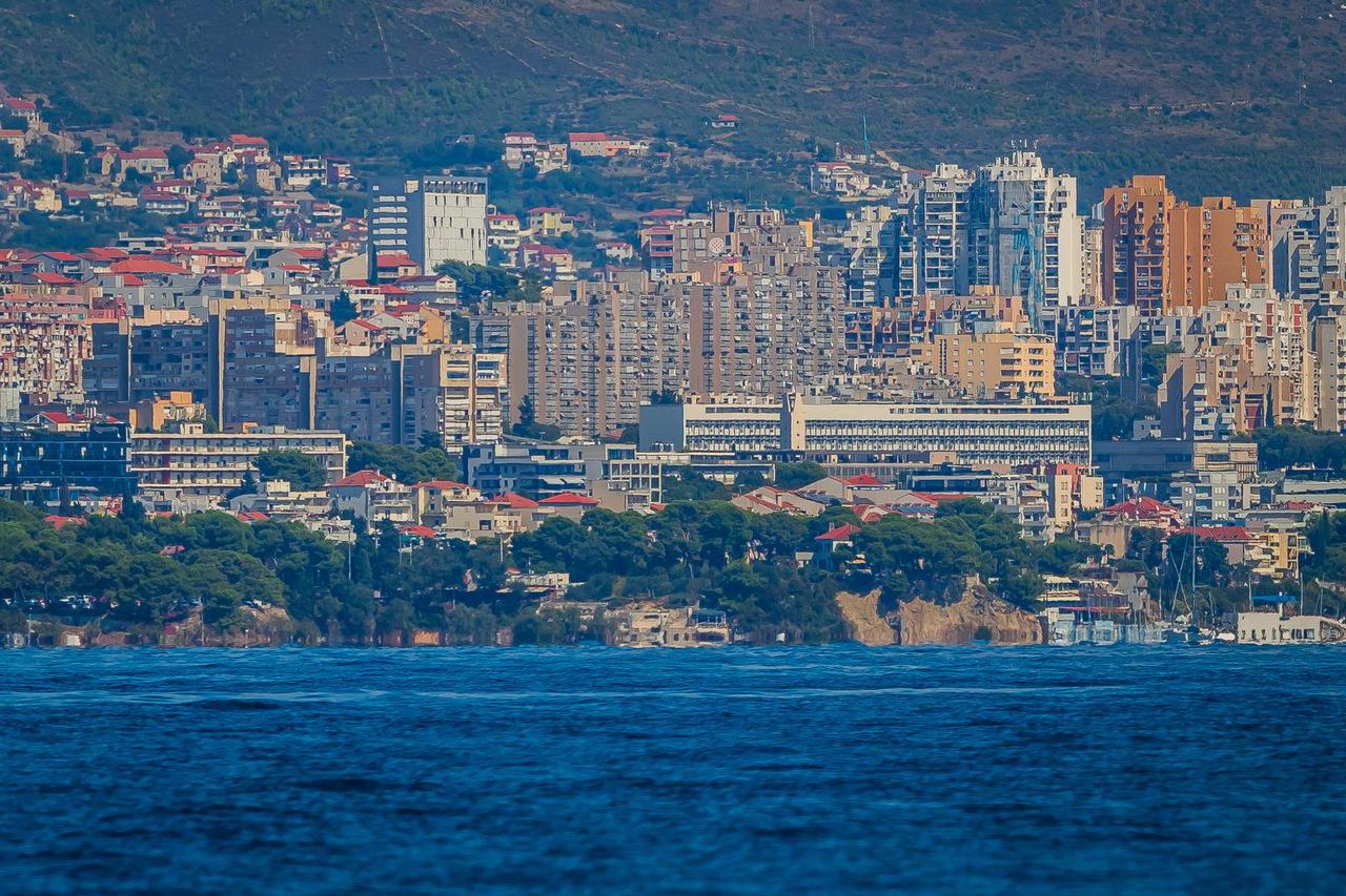 Pogled na Split s mora