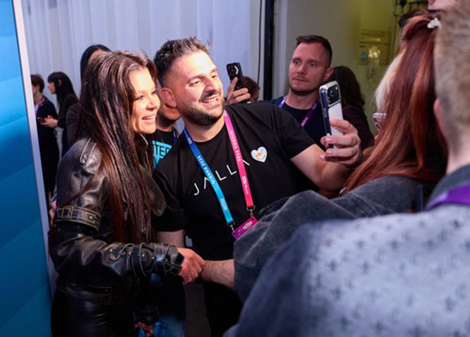 Večeras će Ruslana, danas 52-godišnjakinja, ponovno stati pred eurovizijsku publiku u finalu Eurovizije u Beču, i to u sklopu posebnog revijalnog programa kojim se obilježava 70 godina natjecanja. 