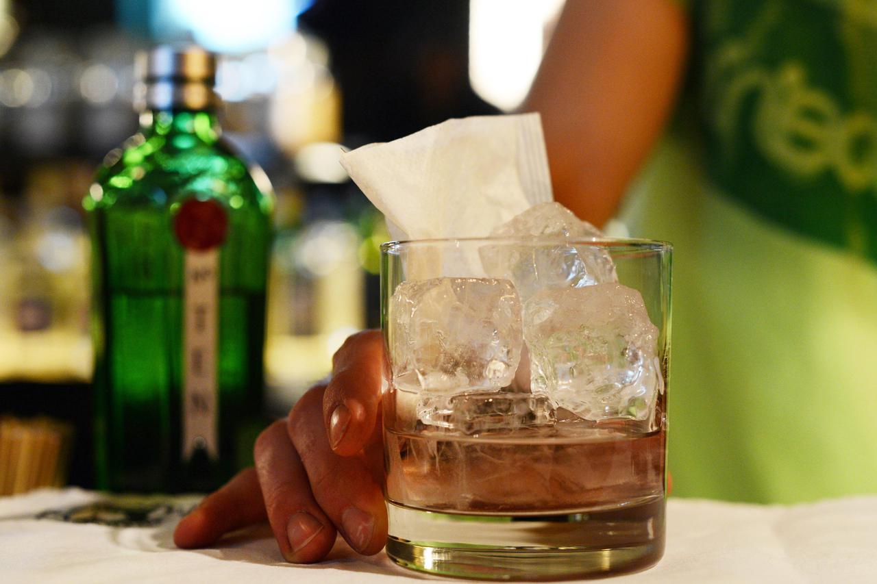 alkohol, gin tonic, berlin, bar