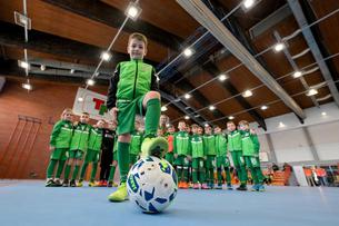 Mali sportaši zaigrali nogomet na terenu obnovljene dvorane