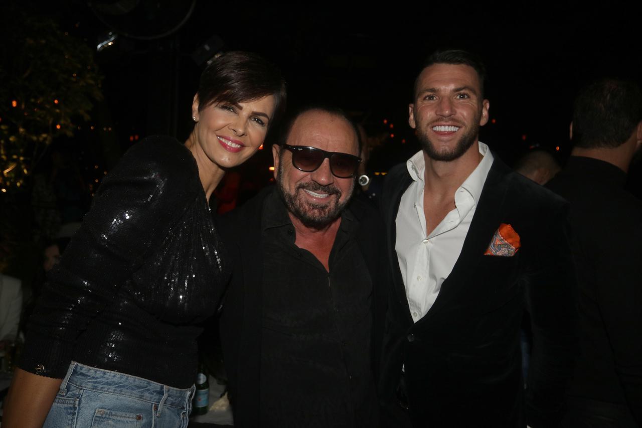 Beograd: Aco Pejović nastupio u restoranu Nacionalna klasa