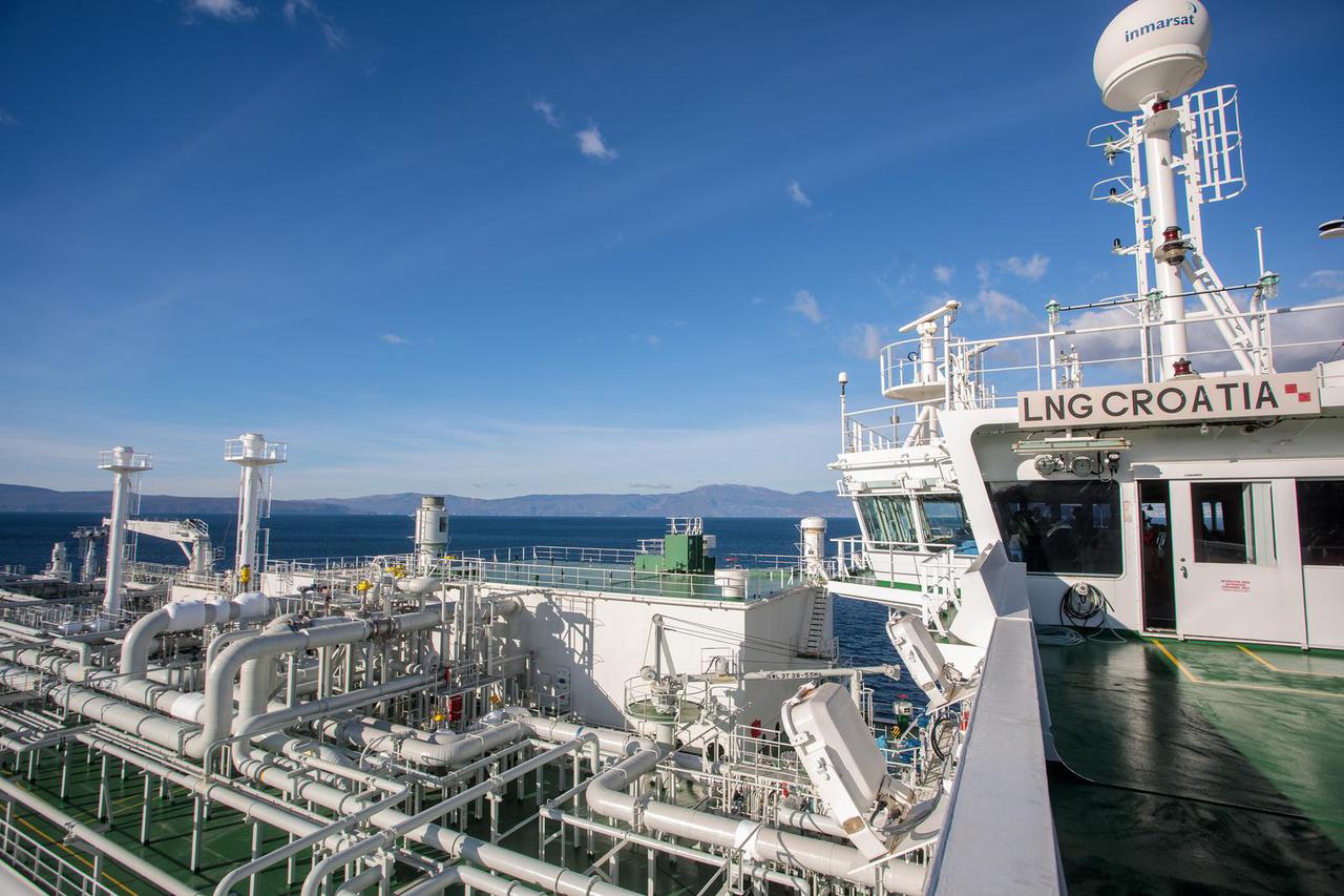 LNG terminal na Krku Hrvatskoj osigurava neophodne količine plina u trenutku kada SAD i EU donose sankcije za Rusiju