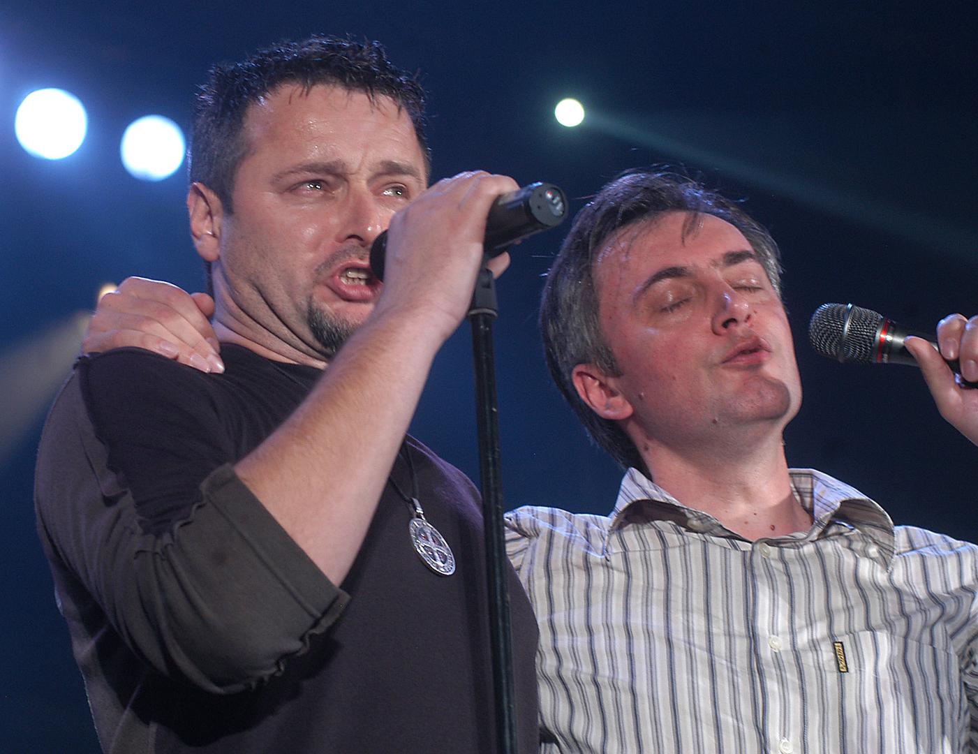 Prodao je više od 130.000 ulaznica.  A karte su se već našle i na oglasnicima, gdje se preprodaju i za 500 eura. No organizatori pozivaju obožavatelje da na koncert dolaze samo s legalno kupljenim kartama