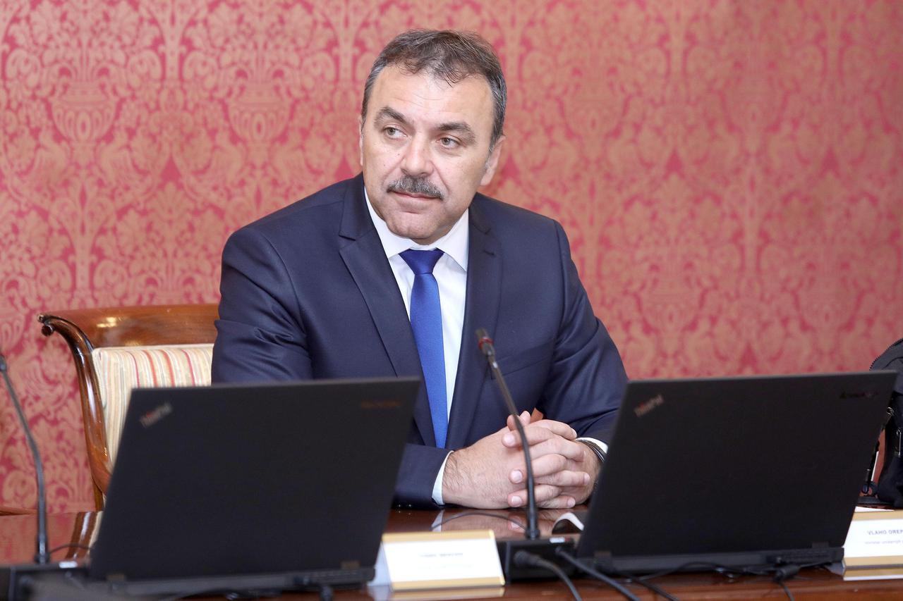 Vlaho Orepić