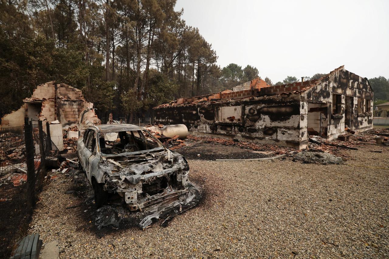 Wildfire at Le Porge