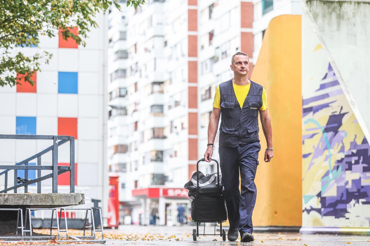 Zagreb: Poštar Igor Trošelj