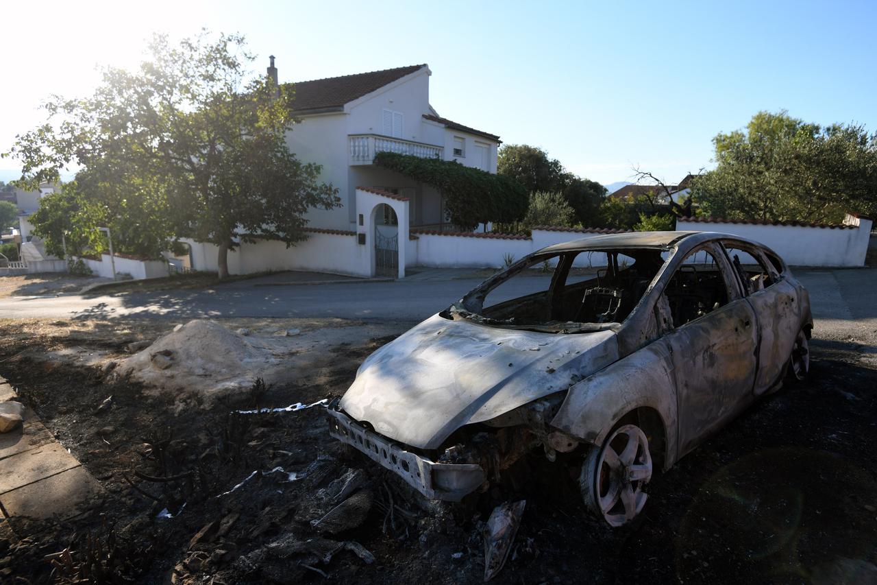 Podru?je Rasline i Zatona i dalje nadziru vatrogasci