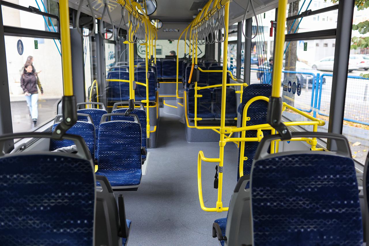 Tomaševi? i ZET predstavili nove niskopodne autobuse na elektri?ni pogon