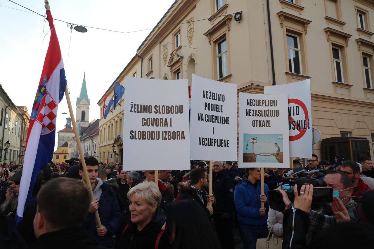 Zagreb: Na Markovom trgu započeo prosvjed za ukidanje CORONA potvrda 