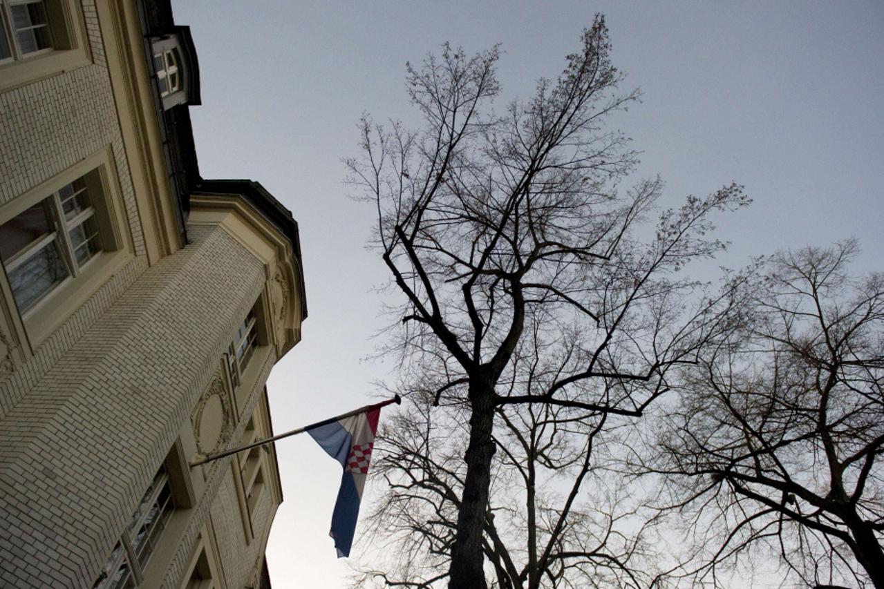 bomba, berlin, veleposlanstvo (1)