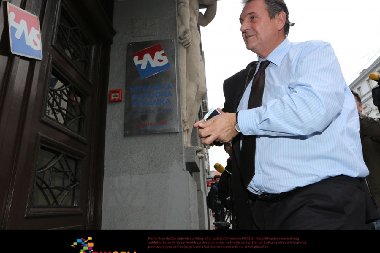 '15.11.2012. Zagreb - Dolazak Radimira Cacica na sjednicu predsjednistva HNS-a. Photo: Robert Anic/PIXSELL'