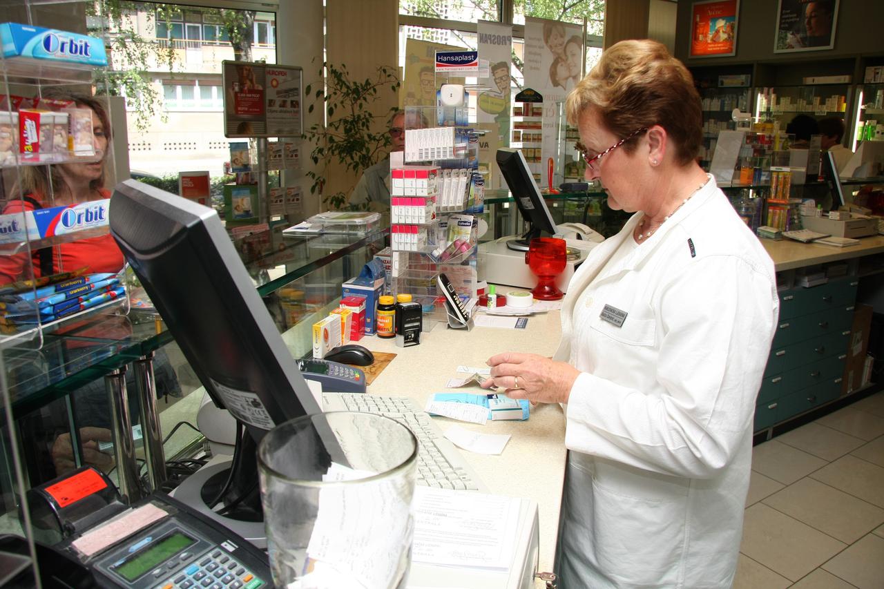 03.05.2011. Karlovac - Djelatnici dezurne Karlovacke ljekarne tijekom cijelog dana imaju guzvu. Photo: Kristina Stedul Fabac/PIXSELL