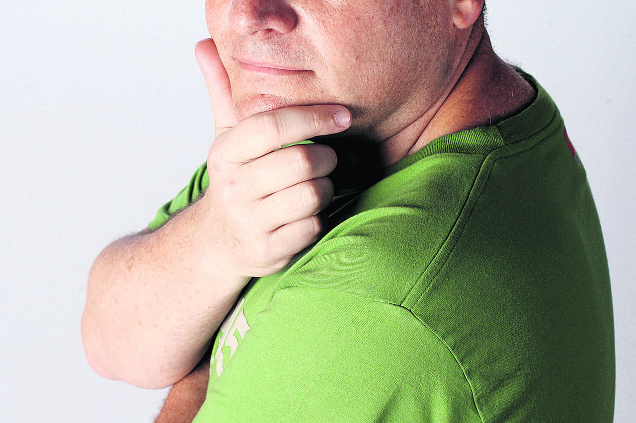 30.06.2010.. Zagreb -Denis Derk, novinar i kolumnist Vecernjeg lista. Photo: Boris Scitar/PIXSELL