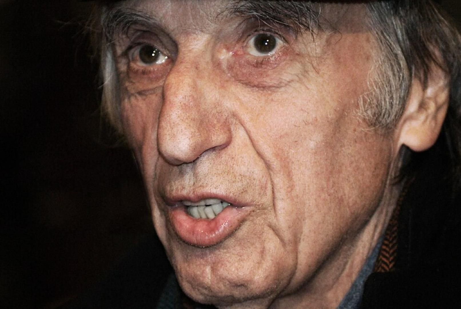 Austrijski glumac i političar Herbert Fux umro je 13. ožujka 2007. u Zürichu, uz pomoć švicarske organizacije Dignitas. Njegov slučaj spada u potpomognuto samoubojstvo, a ne u eutanaziju. U Zürichu je sam popio smrtonosni pripravak koji mu je bio pripremljen.