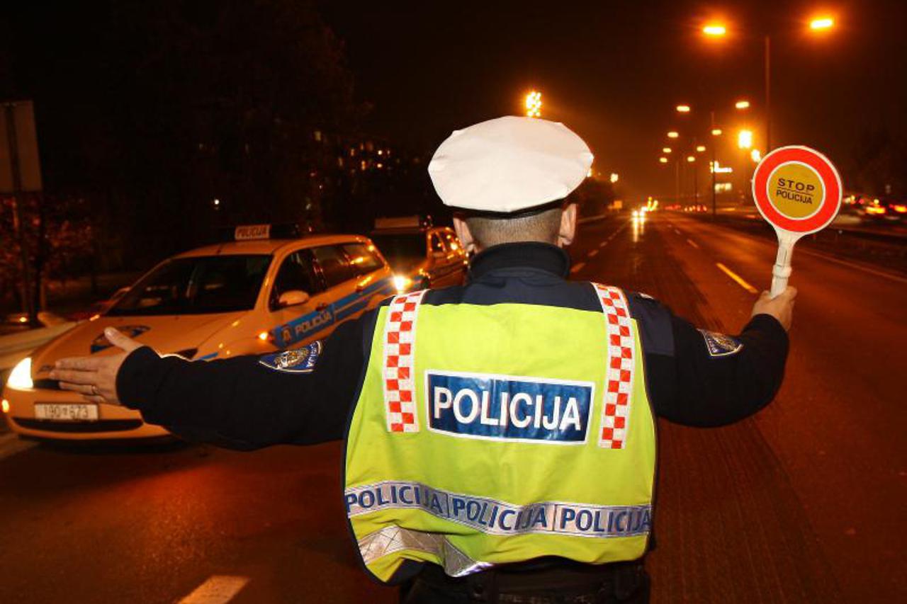 policija
