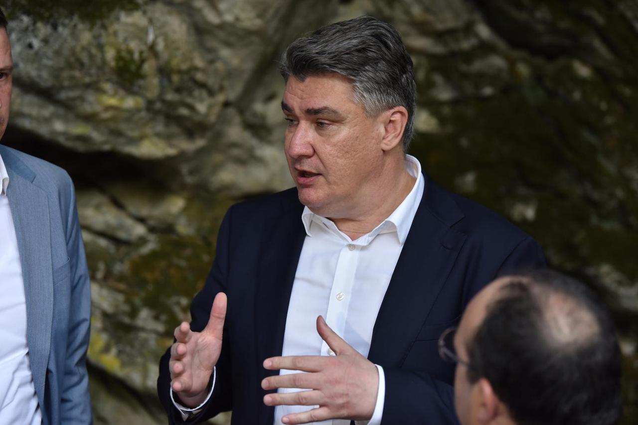 Predsjednik Milanović u Vrgorcu posjetio manifestaciju Dani pršuta i vina