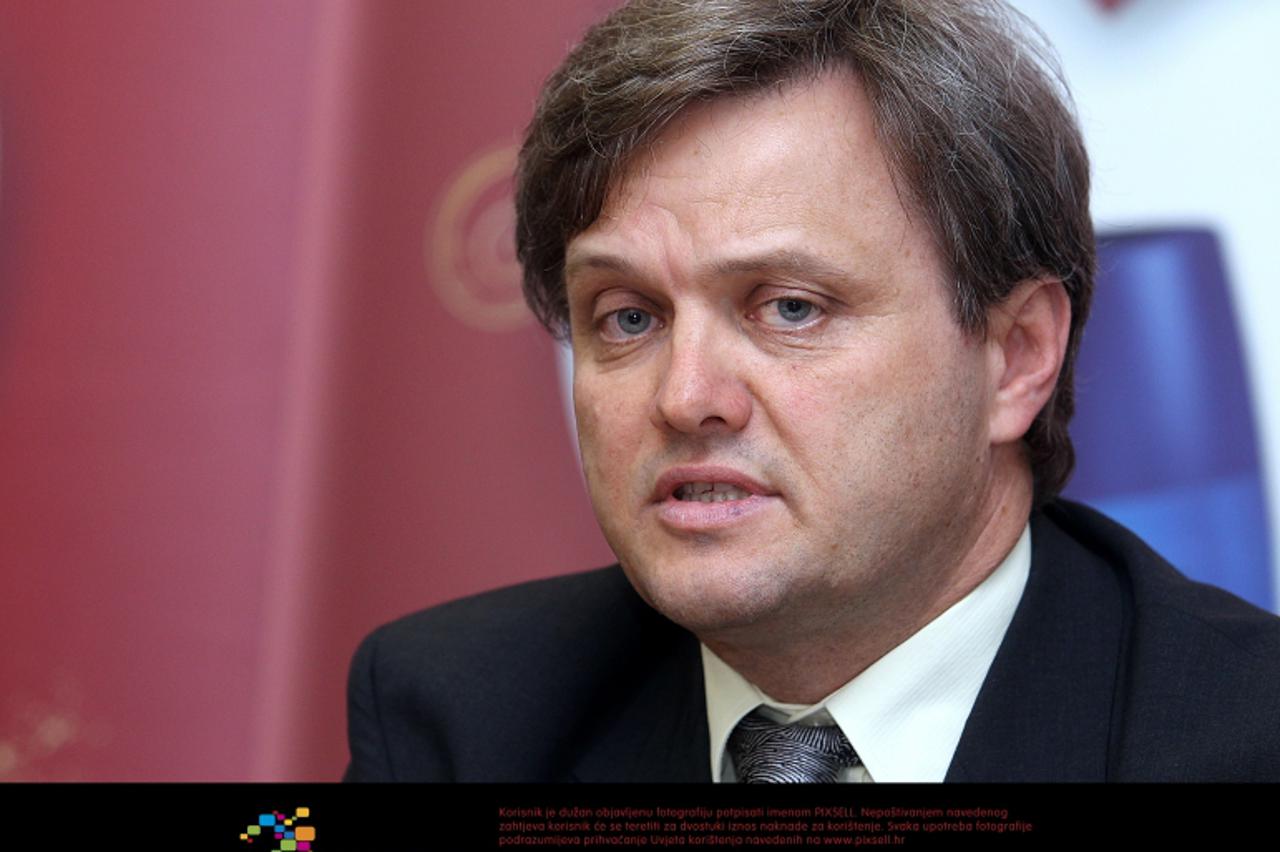 '25.07.2012., Zagreb - Podravka je sazvala konferenciju za medije kako bi objavila rezultate poslovanja. Zvonimir Mrsic, predsjednik Uprave.  Photo: Goran Stanzl/PIXSELL'