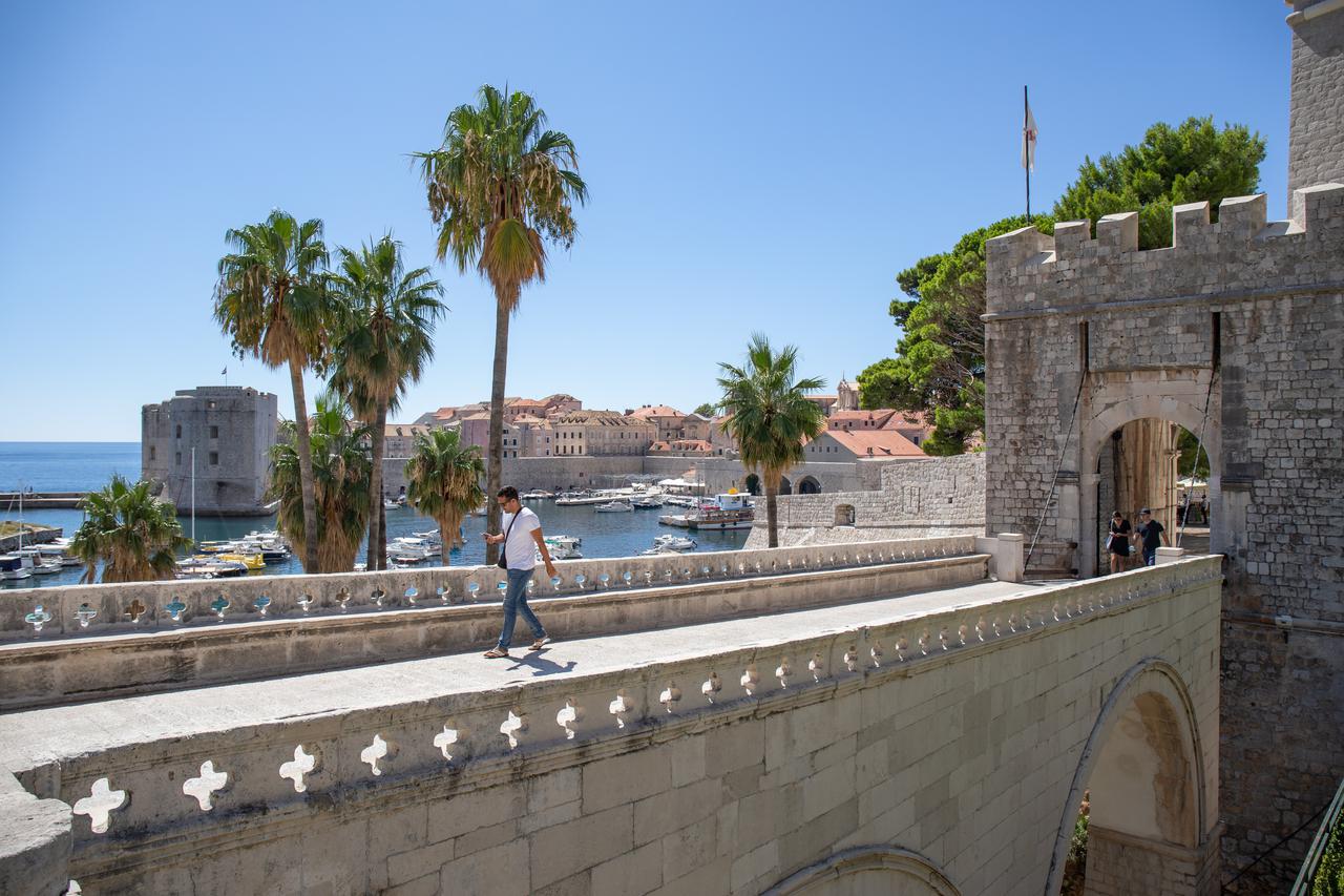 Dubrovnik: Osjetno manji broj turista u gradu, ali i na plažama
