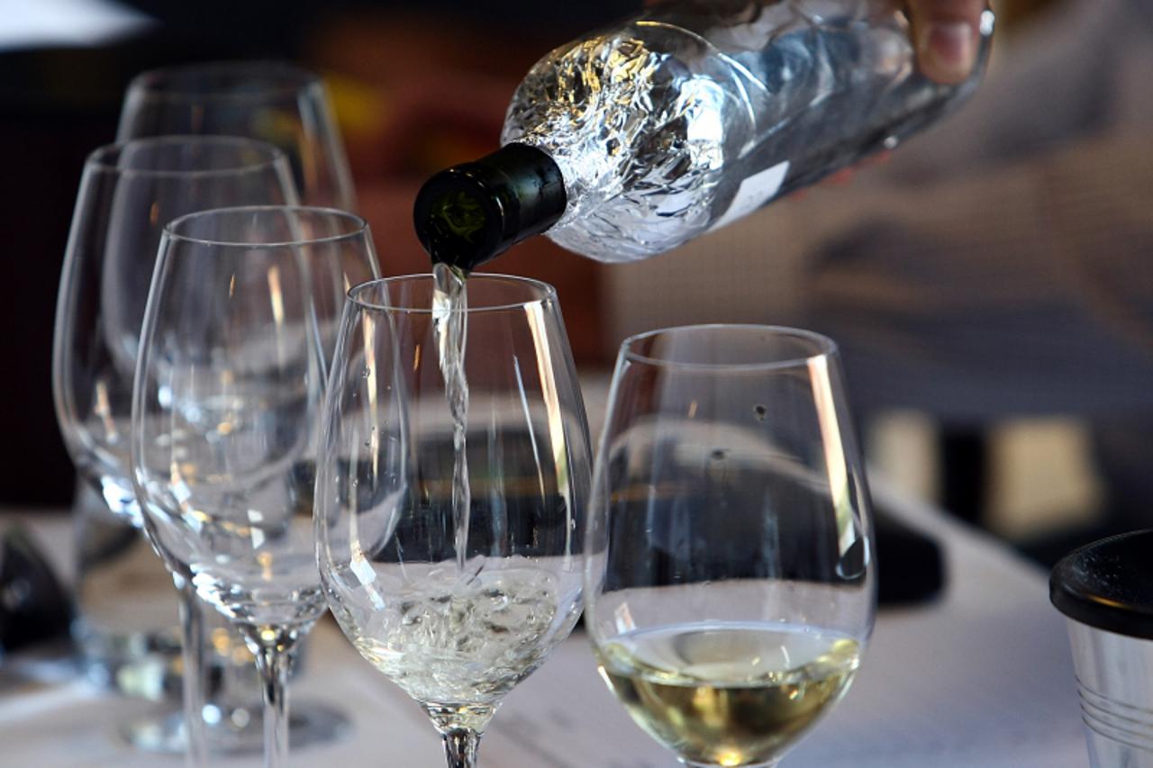 '24.11.2009.,Zagreb - U organizaciji Hrvatskog someliere kluba odrzana je degustacija vina sorte malvazija. Degustacija se odrzala u restoranu Okrugljak.  Photo: Jurica Galoic/PIXSELL'