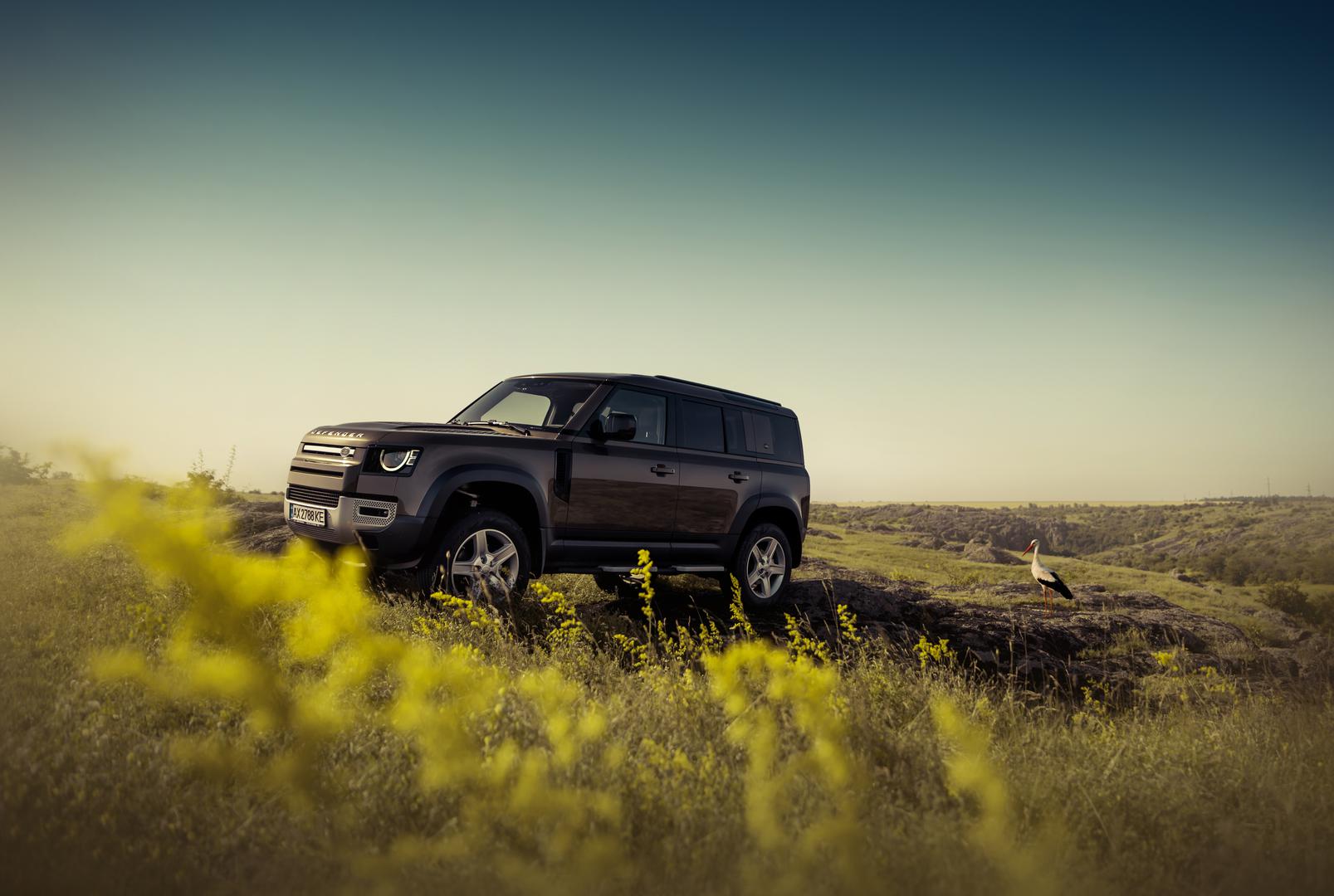 Land Rover: Ukupni troškovi održavanja tijekom 10 godina- 19.250 dolara. Bez obzira tražite li Discovery, Defender ili Range Rover, modeli Land Rovera ističu se kao vrhunska luksuzna SUV opcija po izrazito visokim cijenama. Ali vlasnici koji su spremni platiti puno novaca za ovaj automobil, morat će izdvojiti još više ako planiraju posjedovati automobil barem desetljeće. Tako vozači navode da su u prosjeku potrošili 4250 dolara na troškove održavanja tijekom prvih pet godina vlasništva, a tijekom sljedećih pet, iznos je skočio na vrtoglavih 15.000 dolara.
