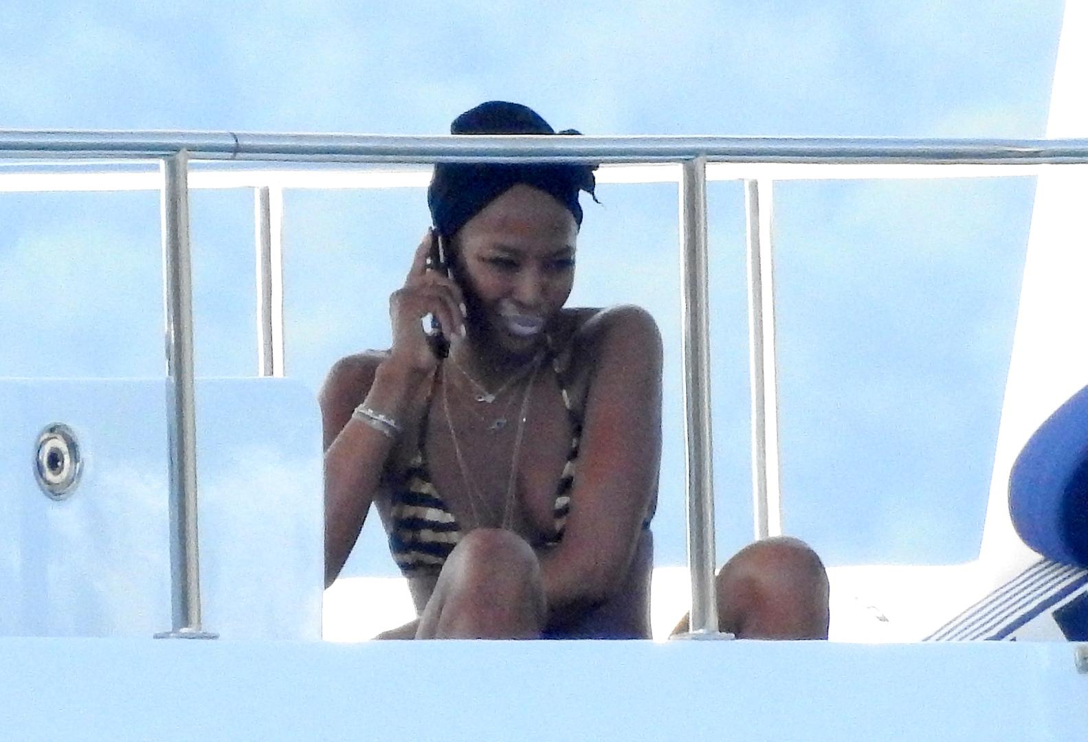 Naomi Campbell u društvu prijatelja plovi Jadranom.