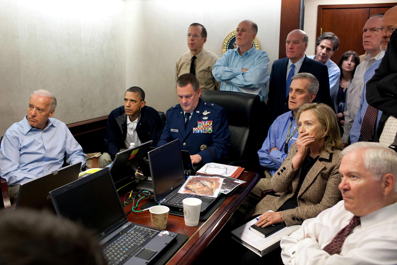 1. svibnja 2011. Američki predsjednik Barack Obama sa suradnicima u Bijeloj kući prati akciju protiv Osame bin Ladena